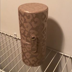 Hollis makeup brush holder